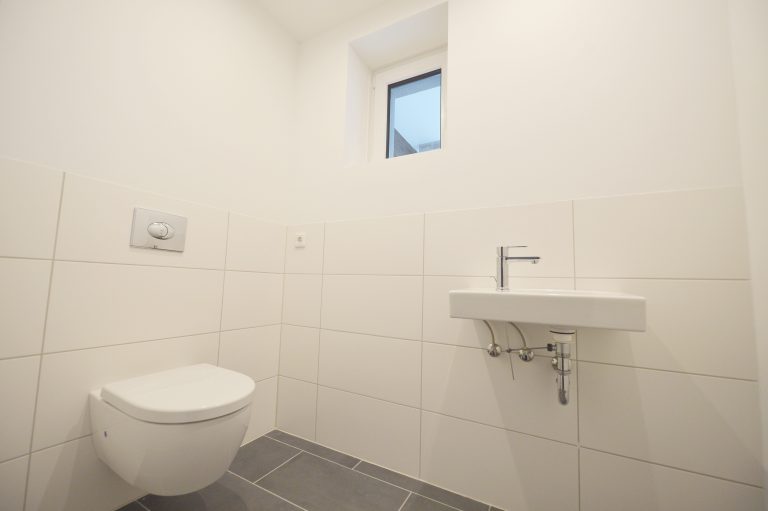 Gästebad mit Fenster